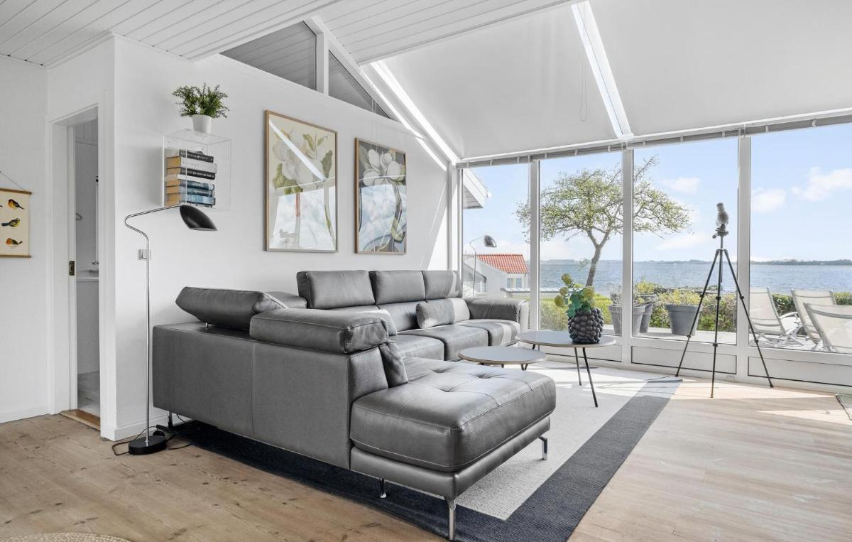 Beautiful Home In Gråsten With Wifi - Housity