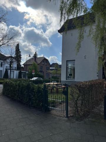 Luxe kamer in stadsvilla, gratis parkeren! - Housity
