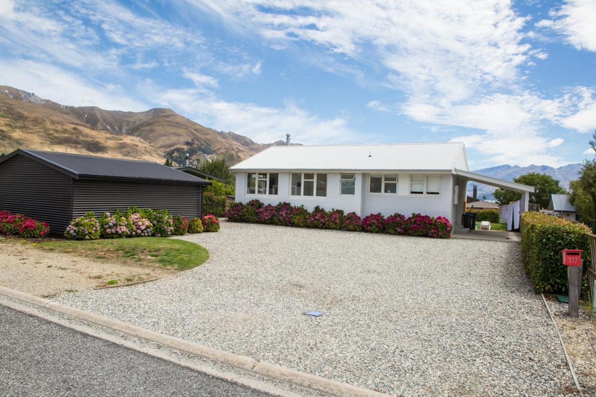 The Rabbit Warren - Wanaka Holiday Home - Housity
