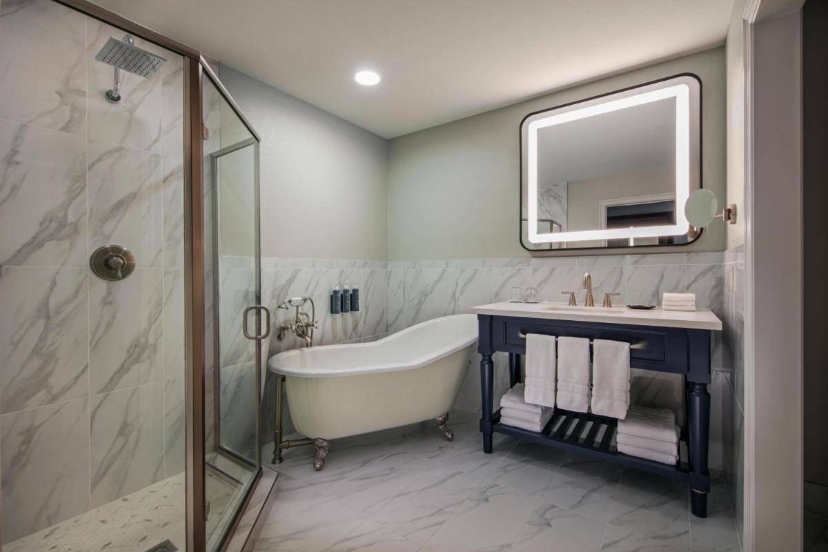 The Westin Sacramento Riverfront Hotel & Spa - Housity