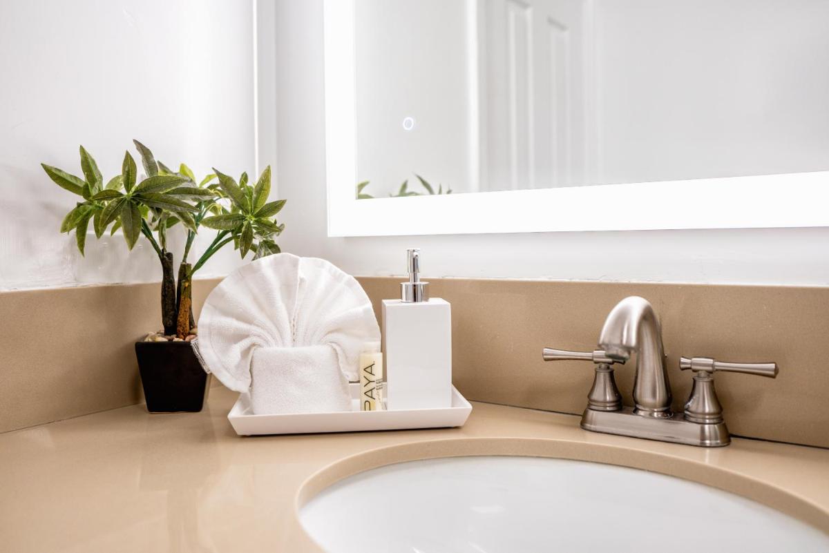 Little Inn By The Bay Newport Beach Hotel - Housity
