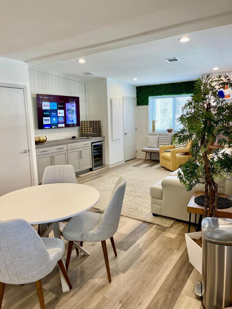 Modern Fully Renovated Suite & Loft in Downtown Trenton - Housity