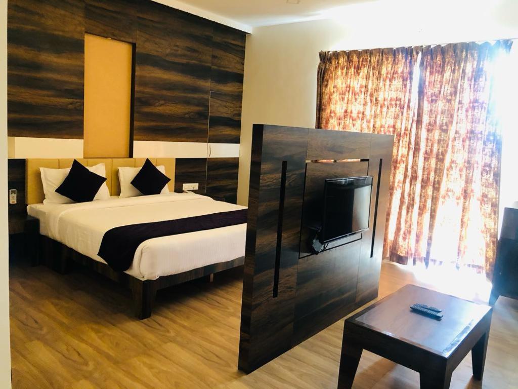 Hotel Milan Bijapur - Housity