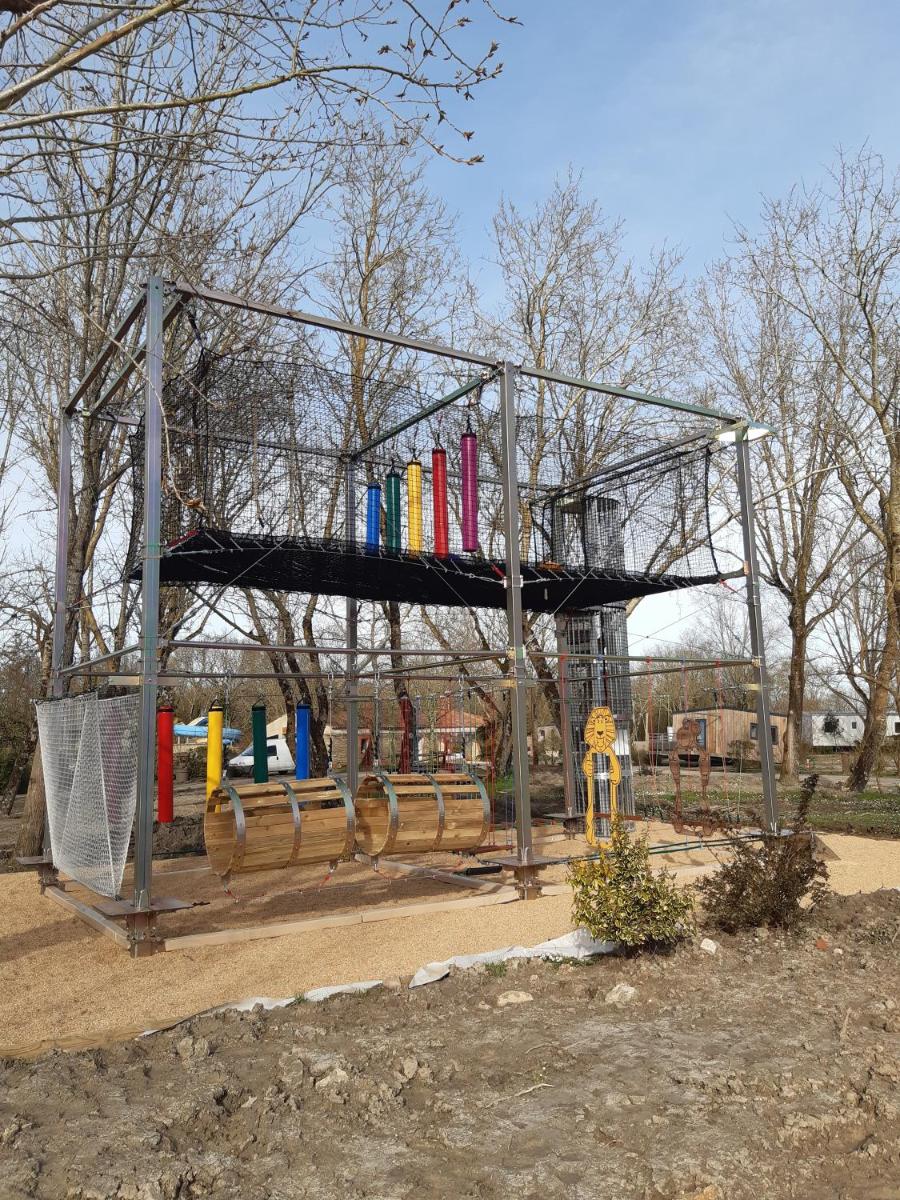 Mobilhome L'Oasis Camping le Clos Cottet - Housity