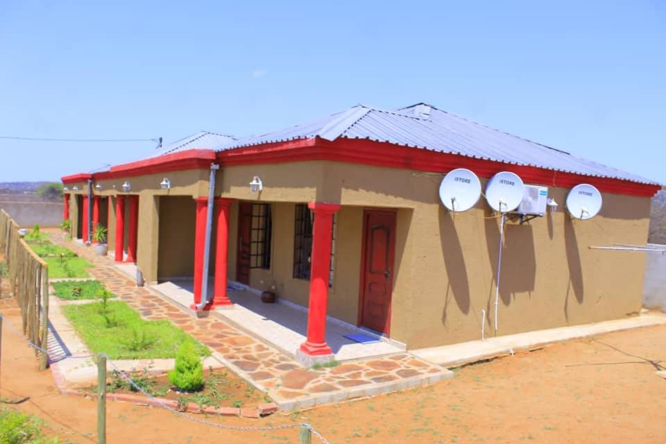 Suitetrails - Lormasol Mews Guesthouse