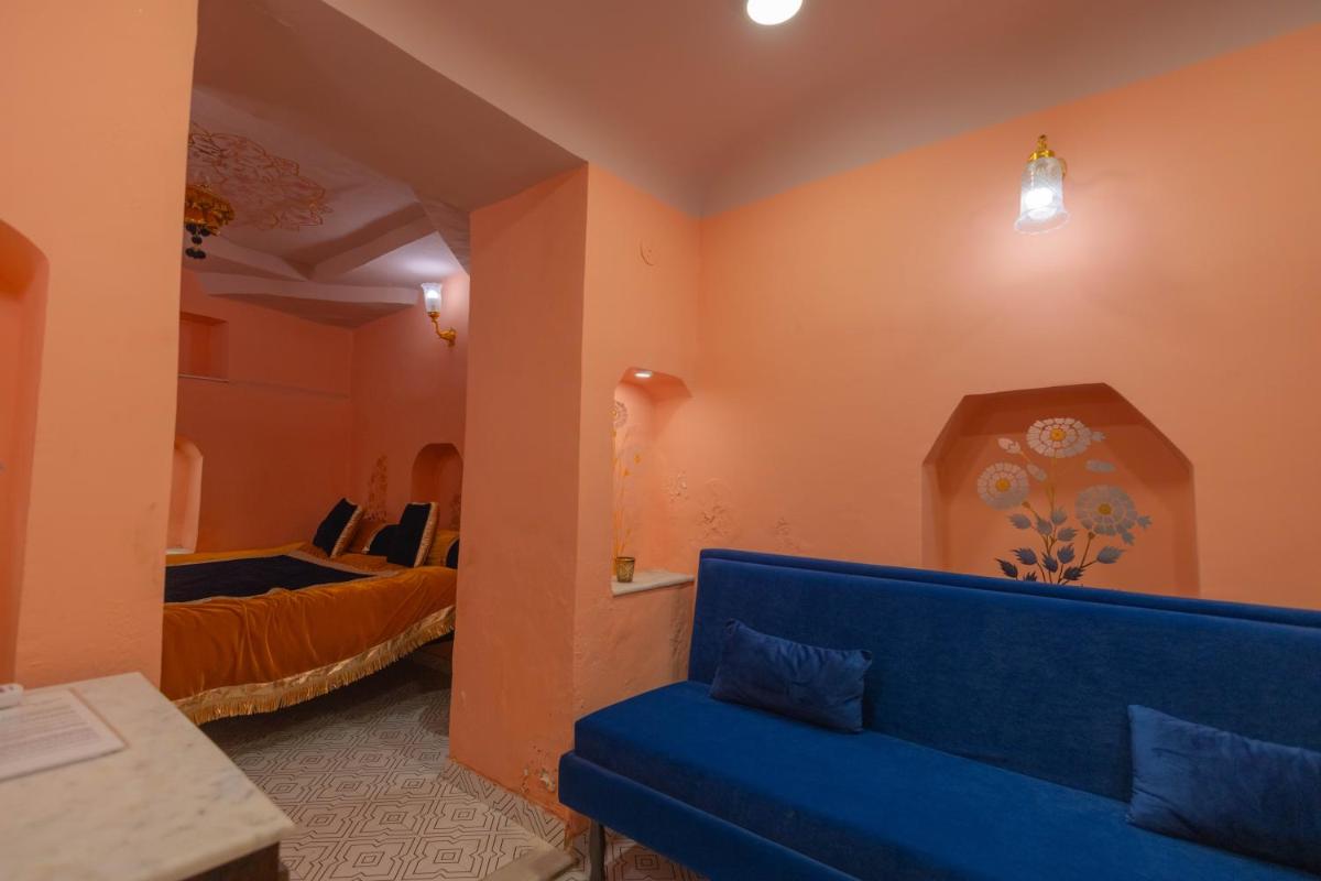 Sheel Mahal- Near Hawa Mahal - Housity