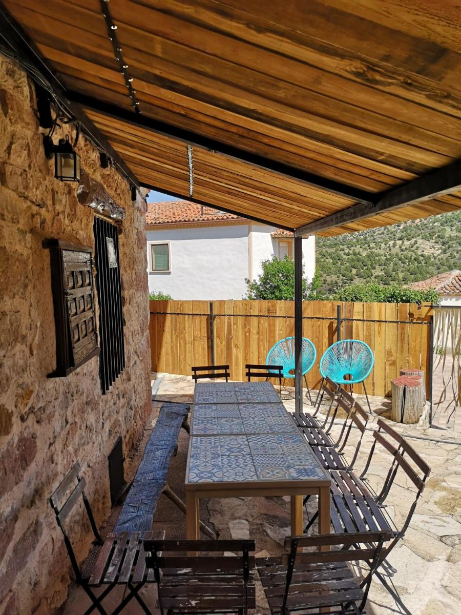 Casas del Alto Tajo - La Casa Roja - Housity