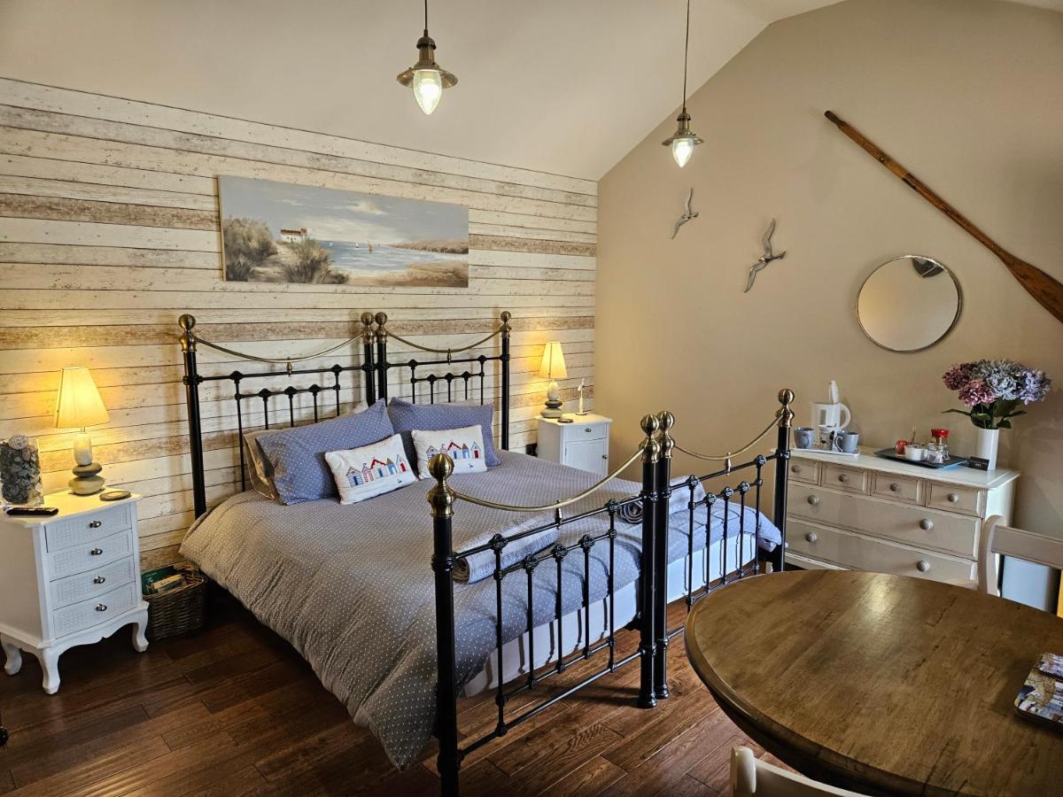 Lyonshall Lodge - Housity