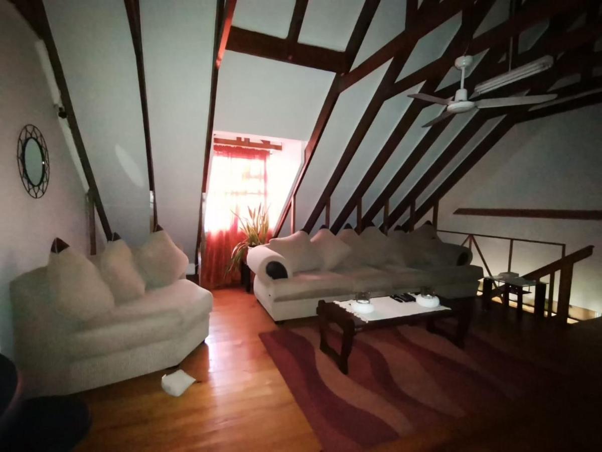 The Whitehouse - Housity