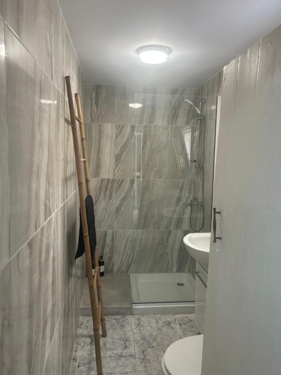 Avra House - Housity