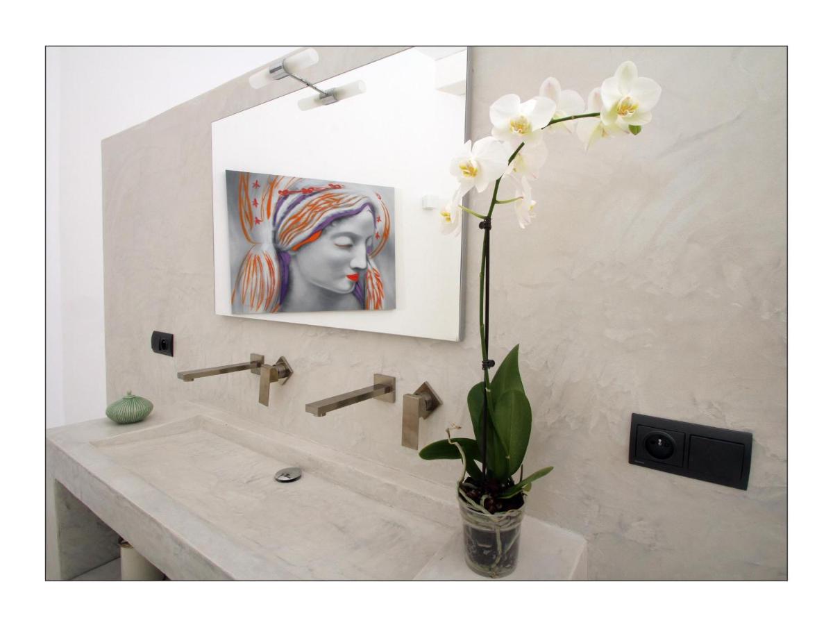 Double chambre piscine, spa, jardin, parc en bordure de rivière - Housity