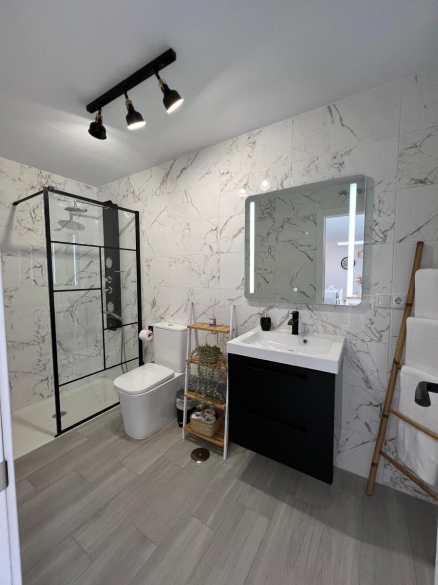 Apartamentos Turísticos Antonio Parra - Housity