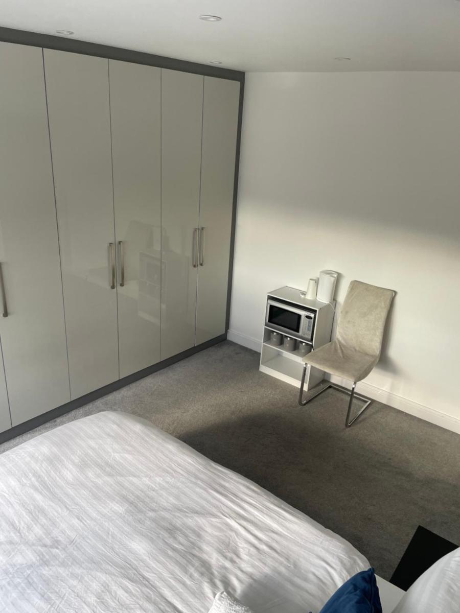 Luxury Home near wembley - Housity