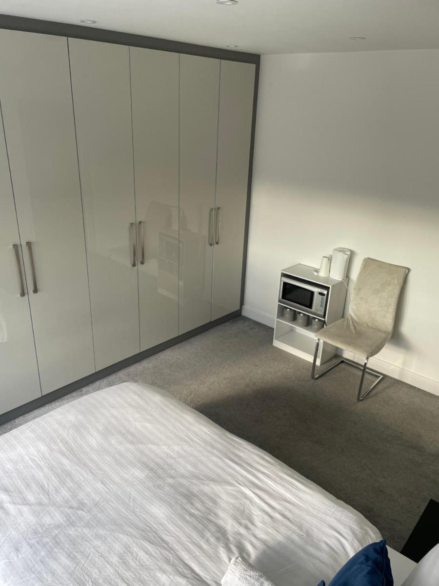 Luxury Home near wembley - Housity