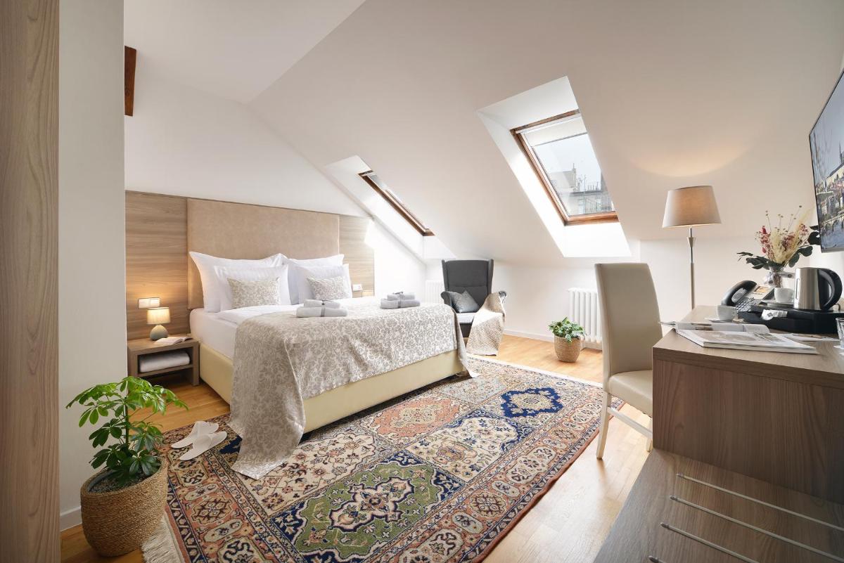 Old Town Residence by Little King - Hizvo