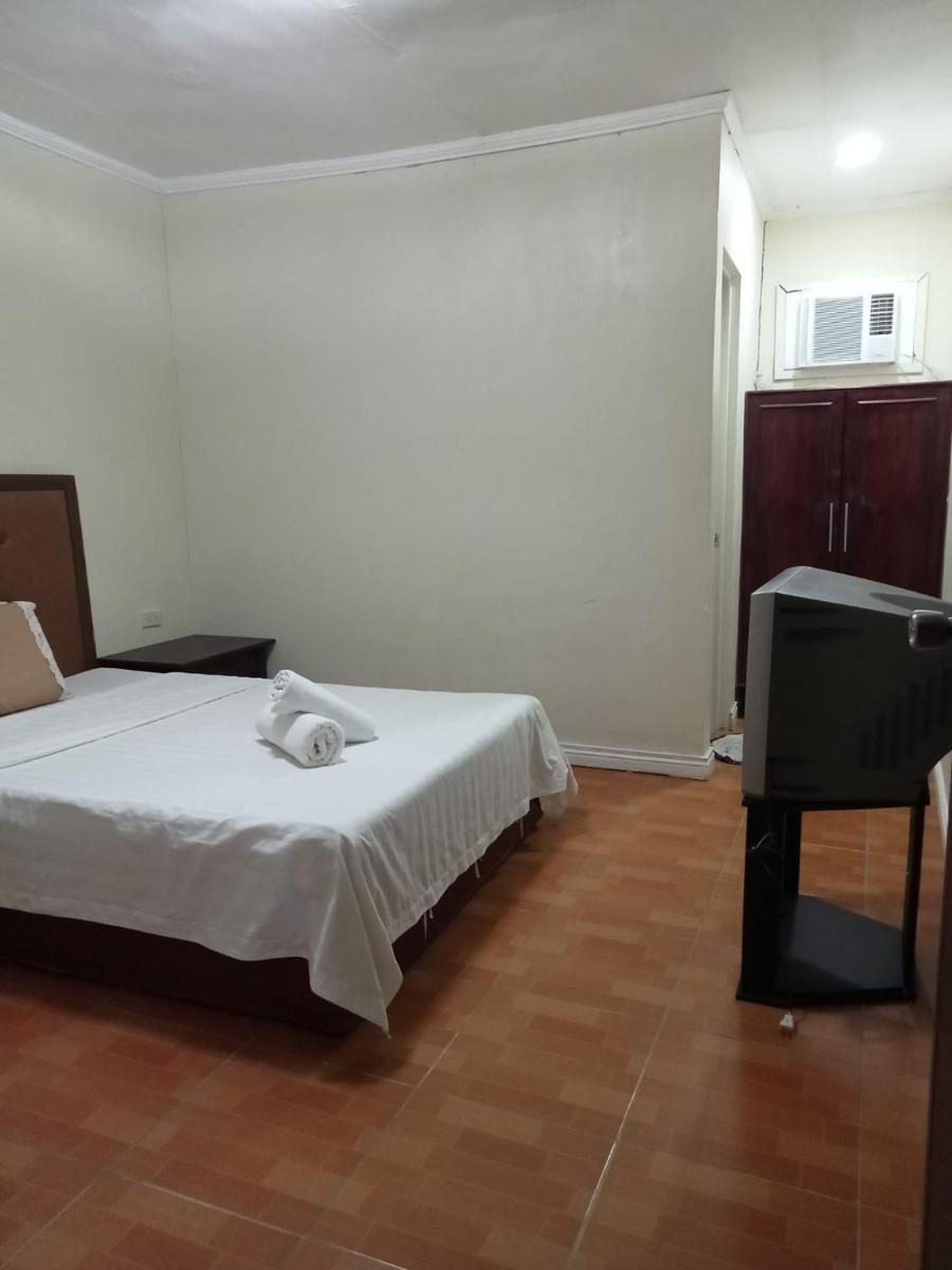 Happy Ripples Beach Resort - Housity