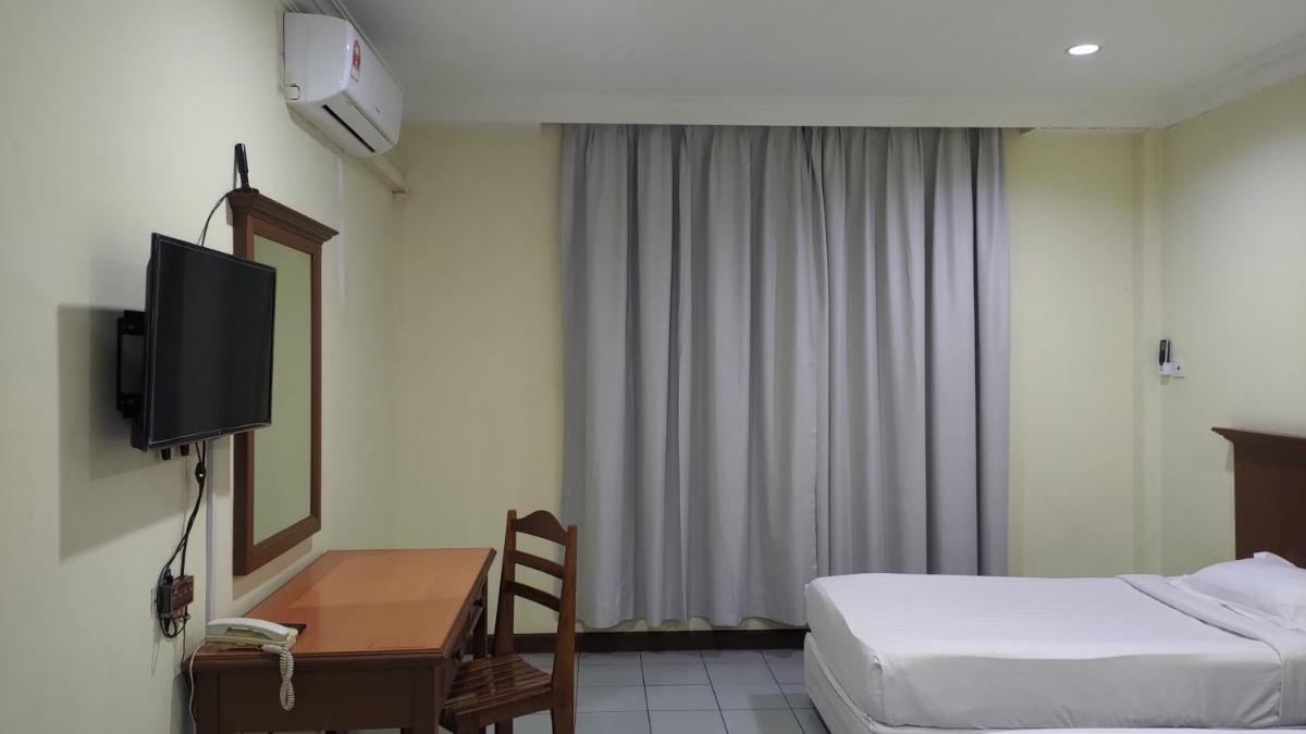 The Upper Deck Hotel - Housity