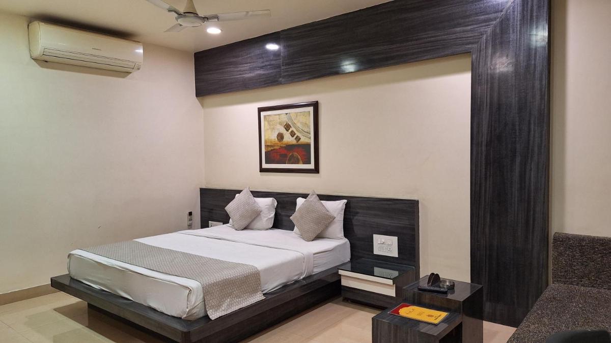 Hotel Alankar Palace - Housity