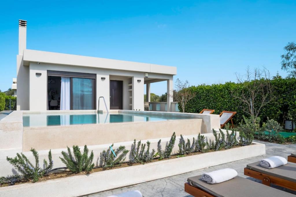 Villa Solace, A Serene Retreat With Private Pool - Housity