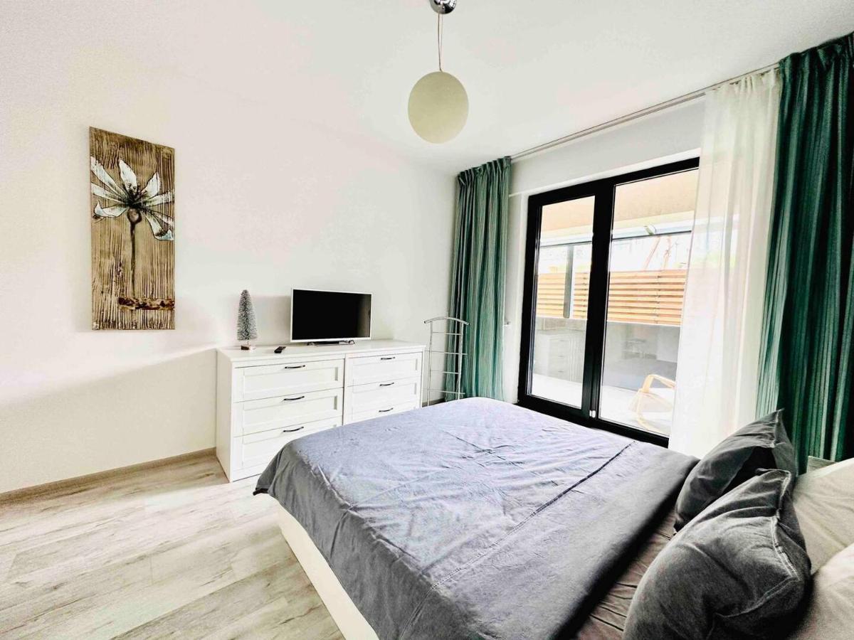 Lazo Two Room- Luxury Apartment - Housity