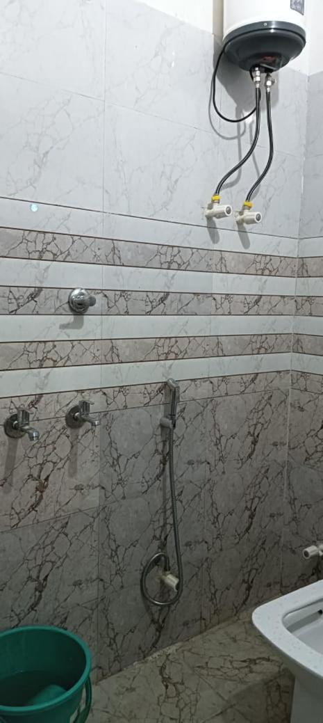 Ram Janki mandir guest house - Housity