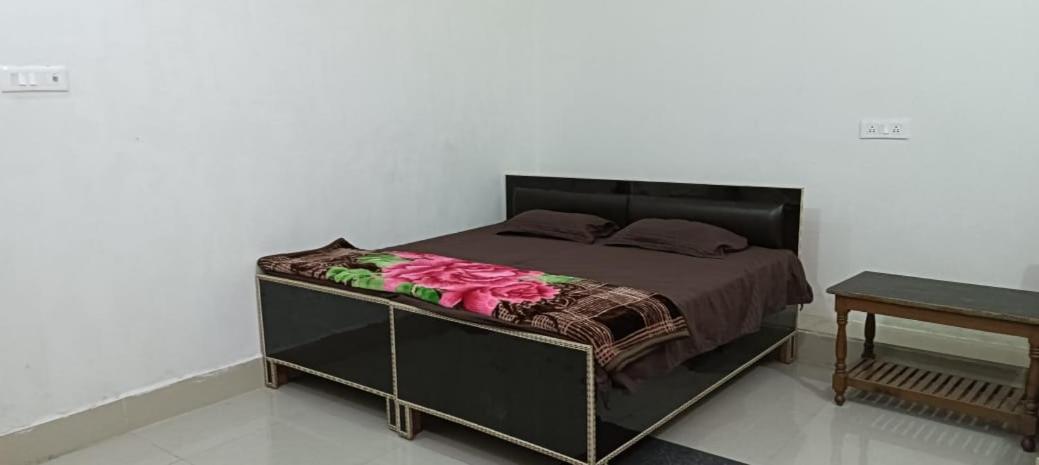 Ram Janki mandir guest house - Housity