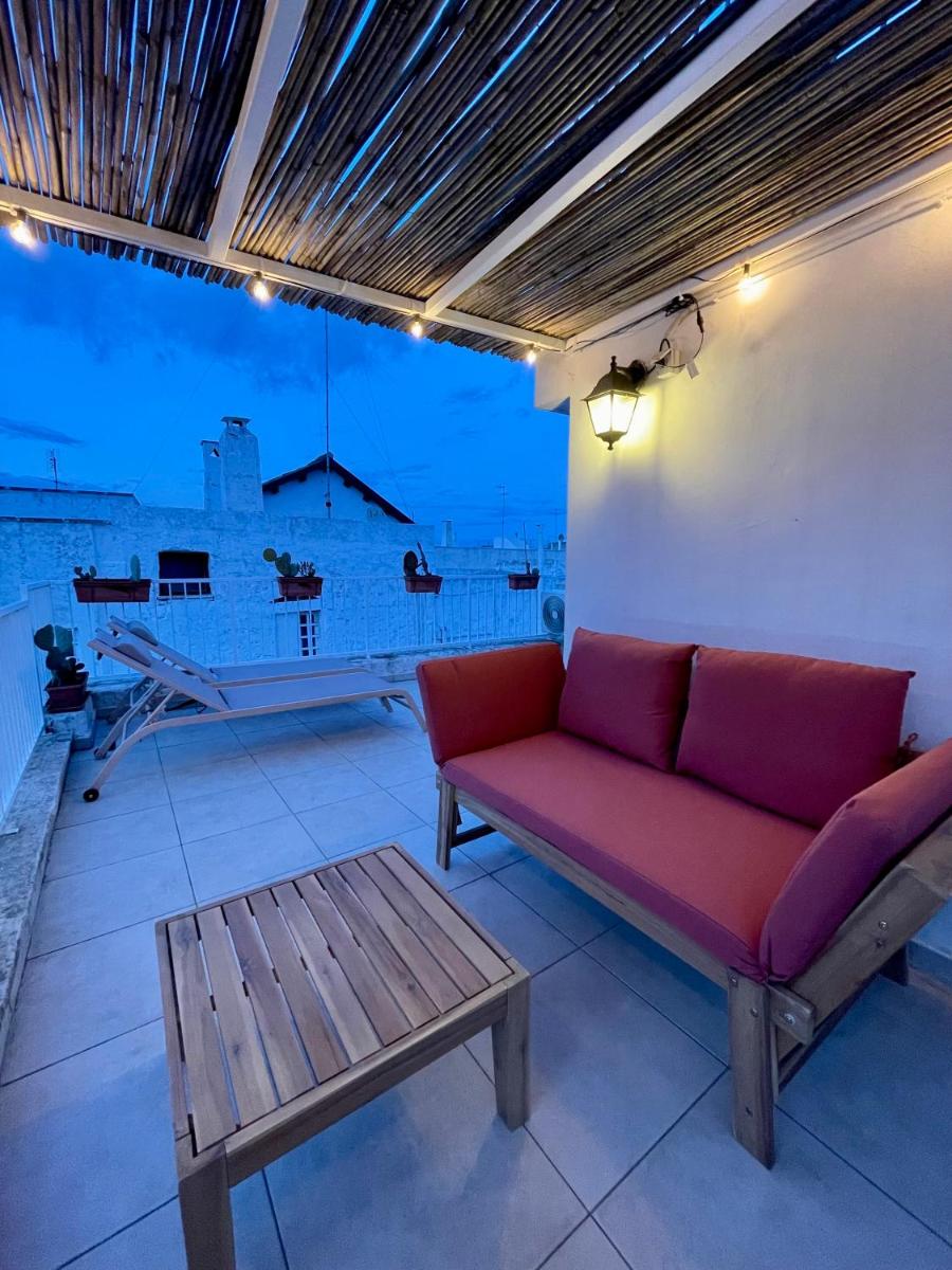 Under the Cherry Moon - Housity