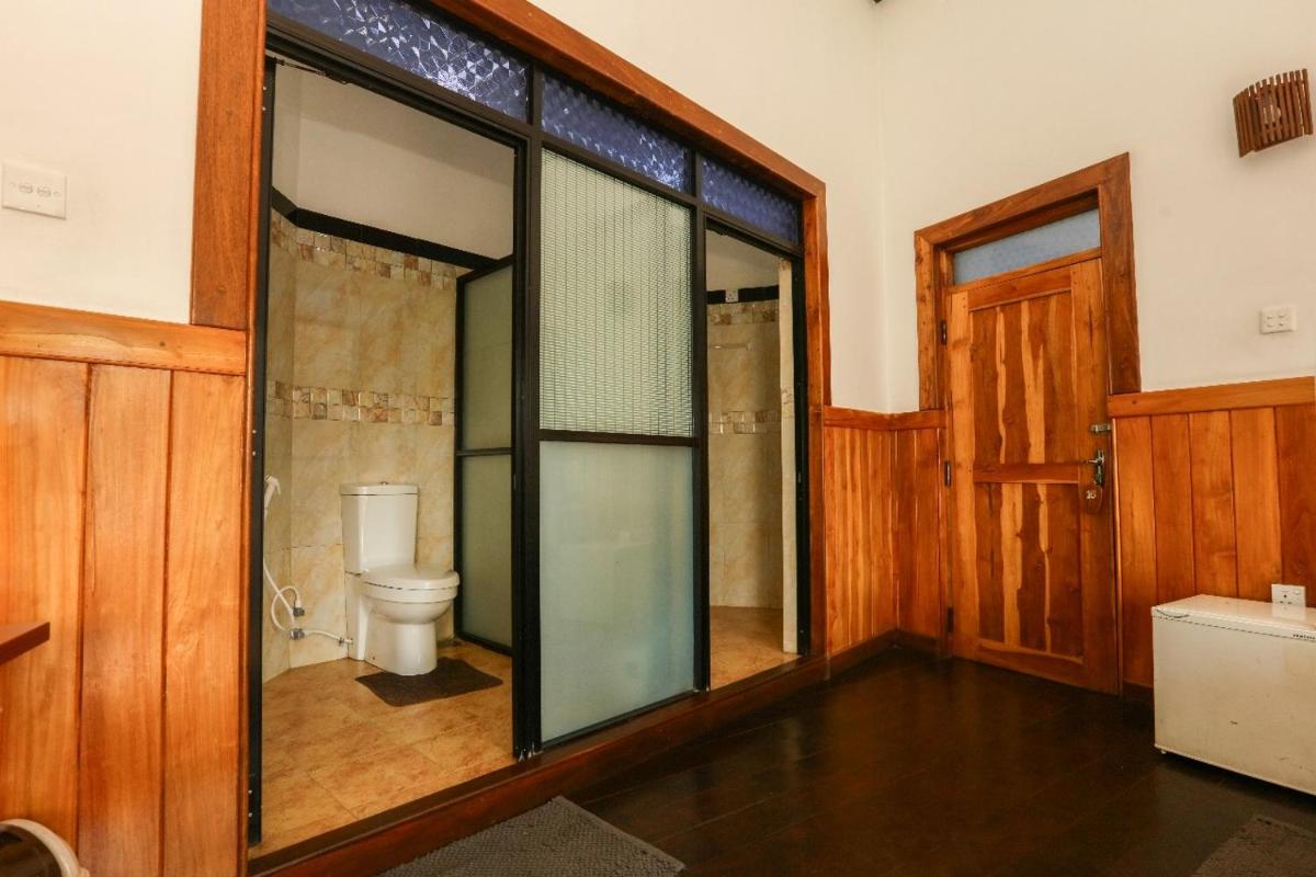 Srilak View Holiday Inn - Housity