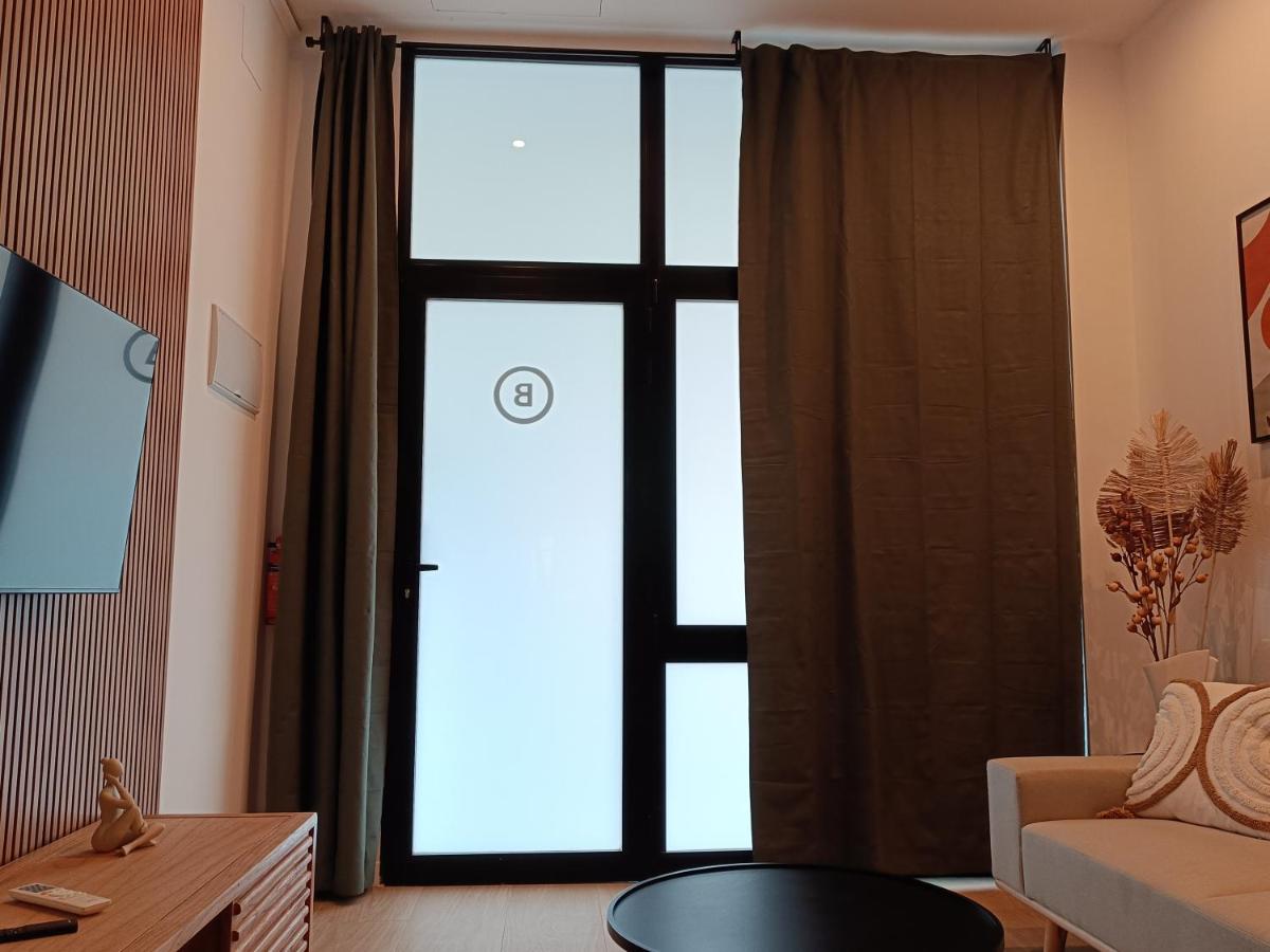 Estudio a Estrenar a metros de los Jardines del Turia - Housity