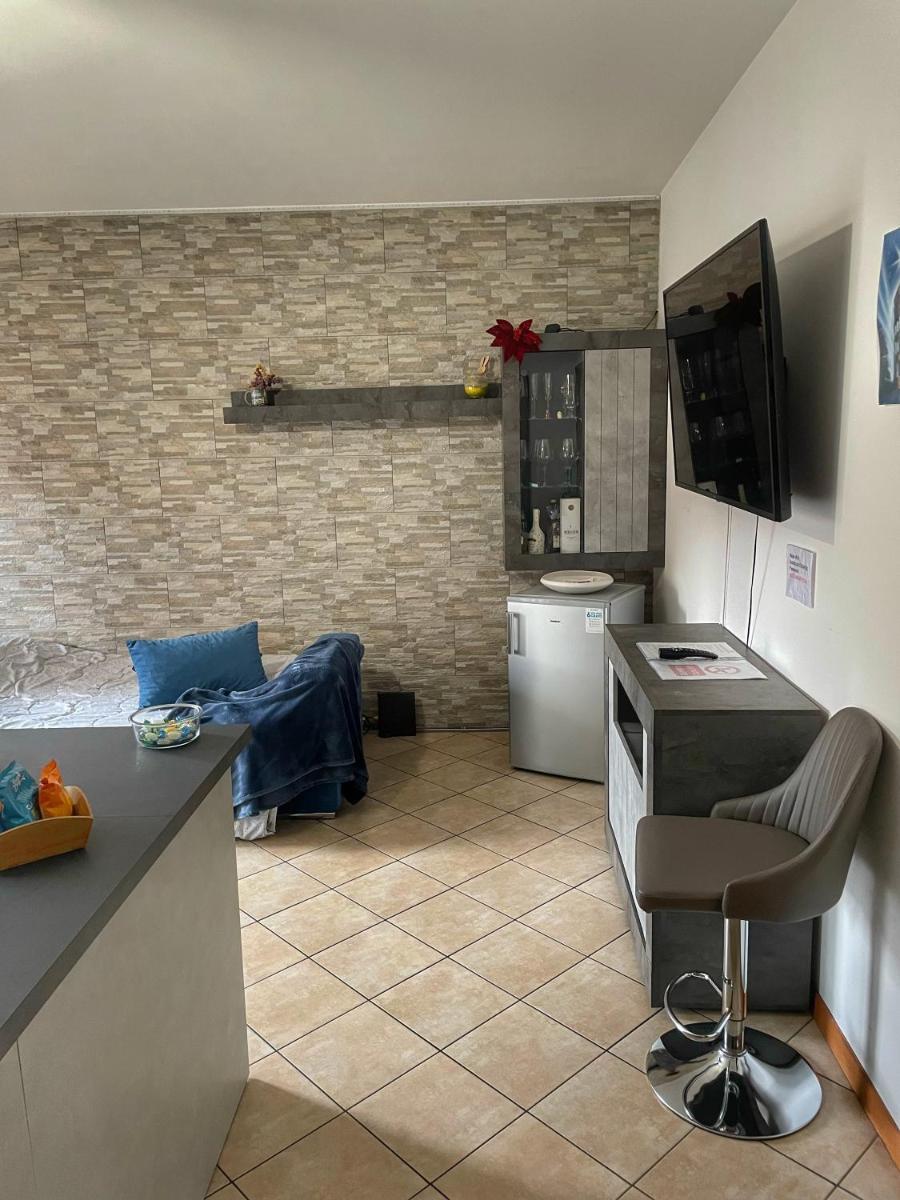 Lussuoso Bilocale con parcheggio gratuito - Housity