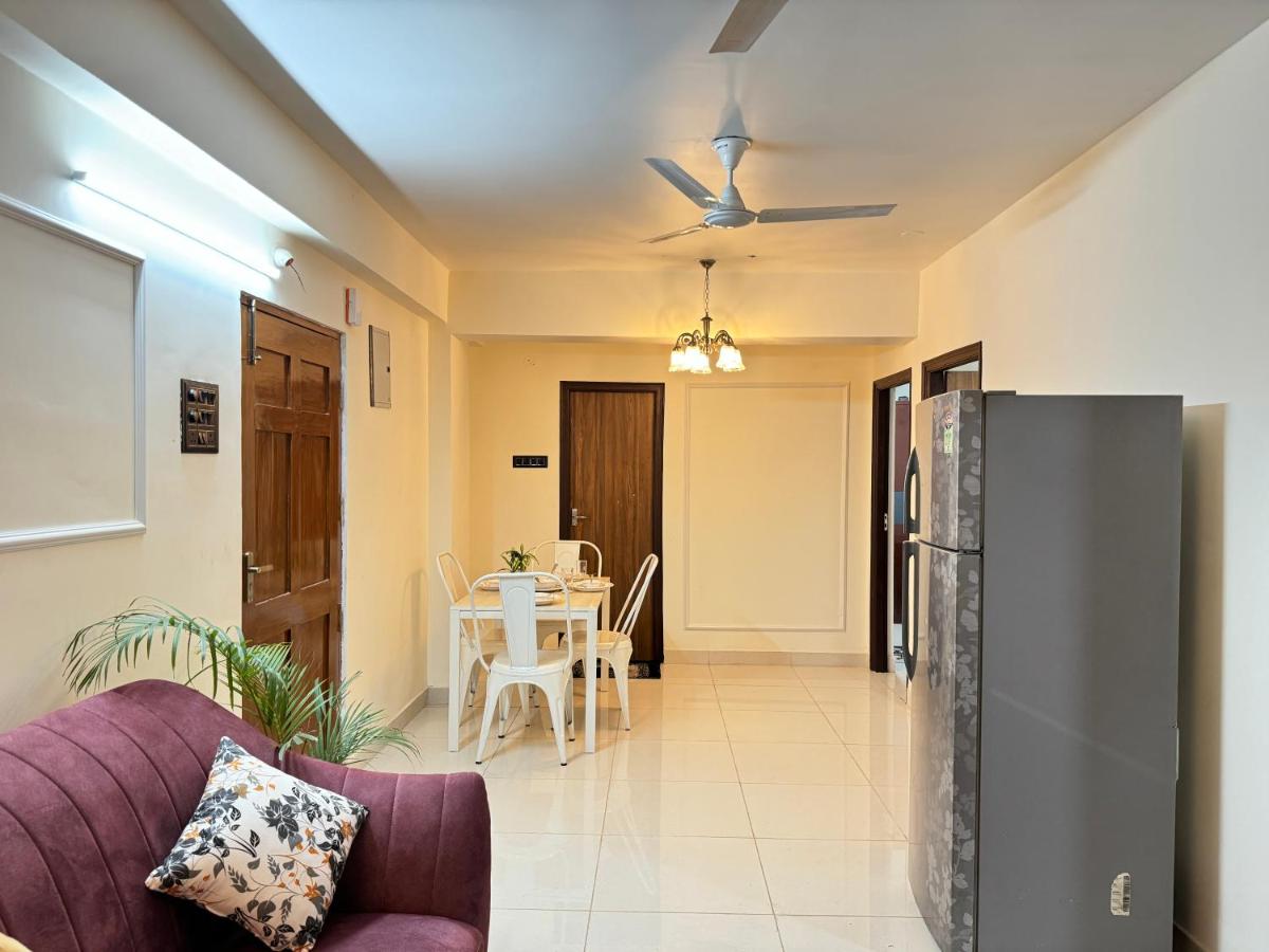 Central 2BHK Premium Apartment - Hizvo