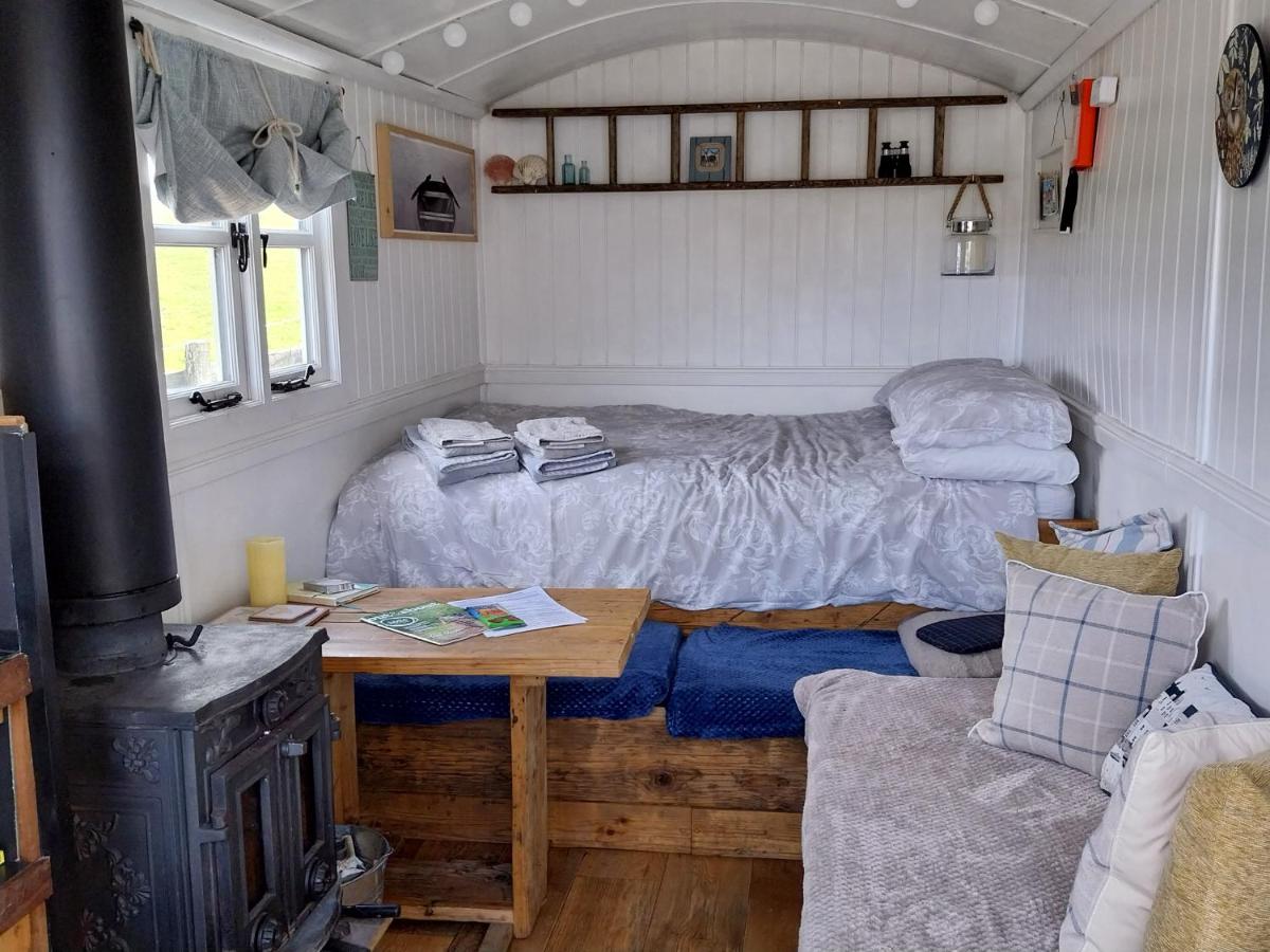 Meadowbeck - Shepherd Huts - Housity