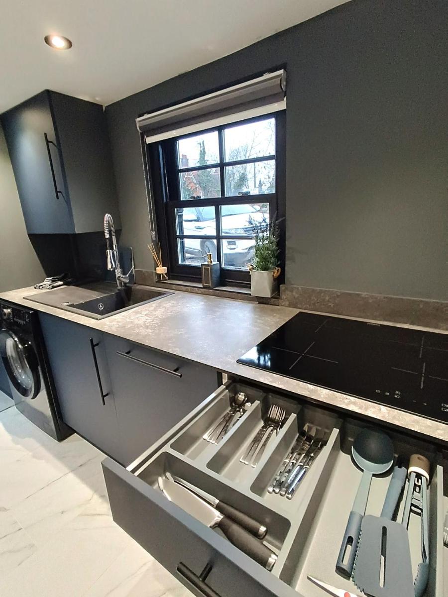 Stansted Airport Cottage - Housity