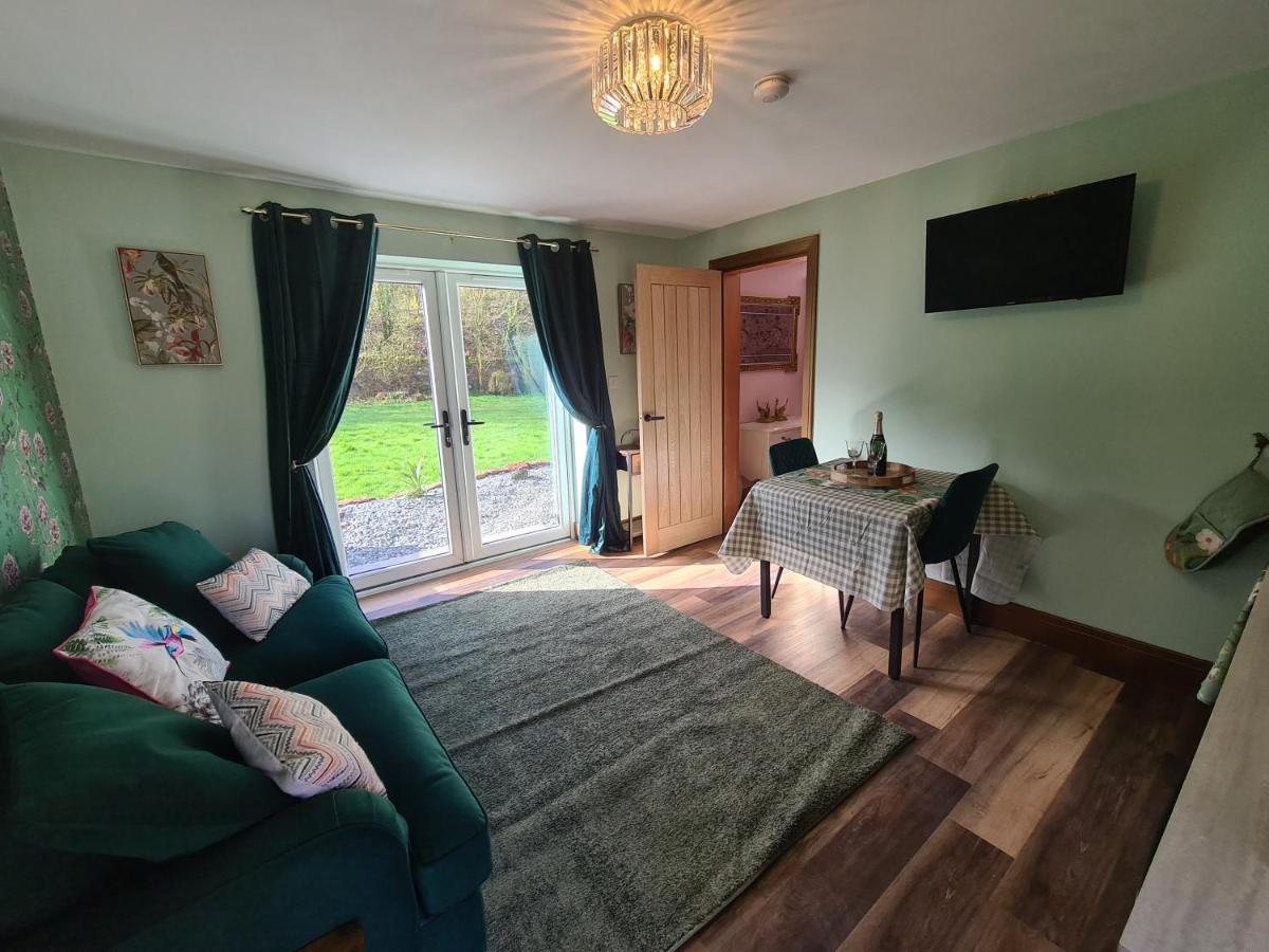 The Nest by Blake view holidays, a peaceful boutique retreat, 3 miles from Ennerdale- small twin or king bed available - Housity