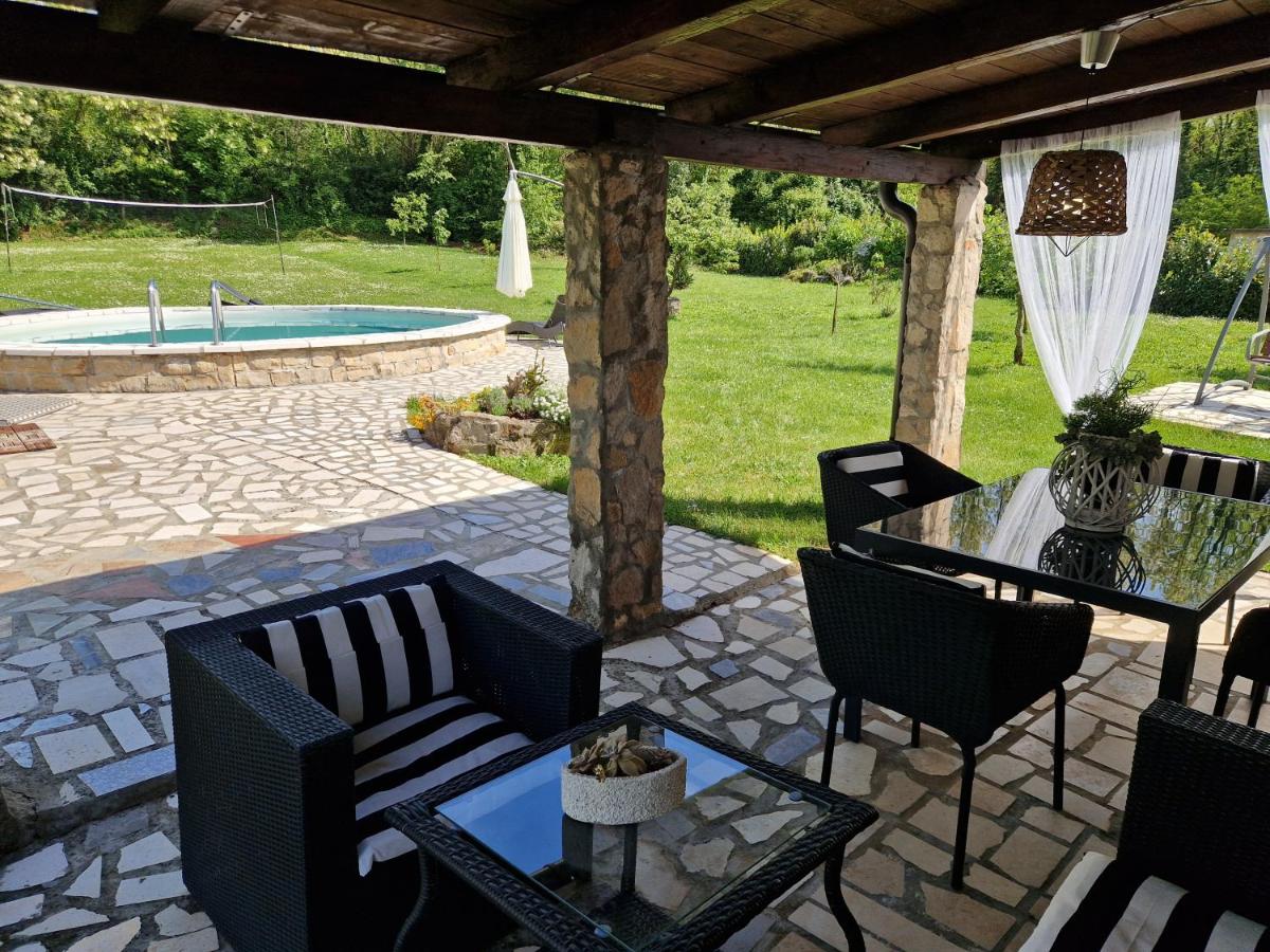 Holiday House VUKI - Housity