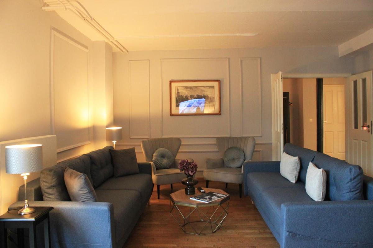 R B Apartment Hamburg Family - zentrumsnah - 108 qm mit Dachterrasse - Küche - Waschtrockner - Smart TV - Badewanne & Dusche - kostenloser Parkplatz - 2 Schlafzimmer - Housity