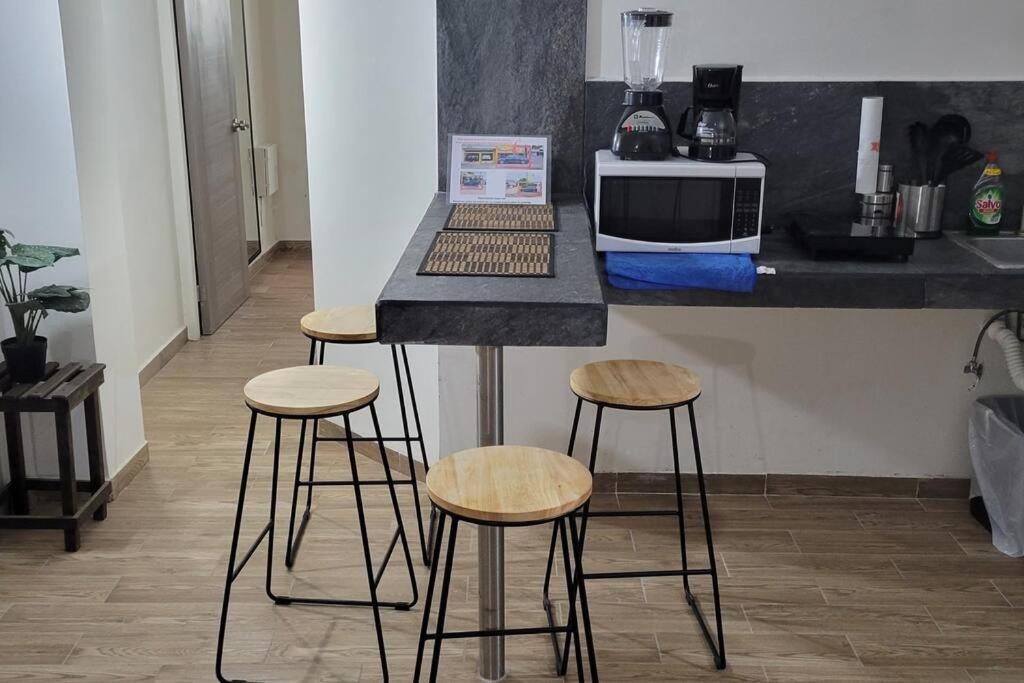 Departamento de 2 recamaras con 2 aires acondiconados, parking, wifi 70mb, refrigerador, micro,fregadero,licuadora,parrilla, cocina, D5 - Hizvo