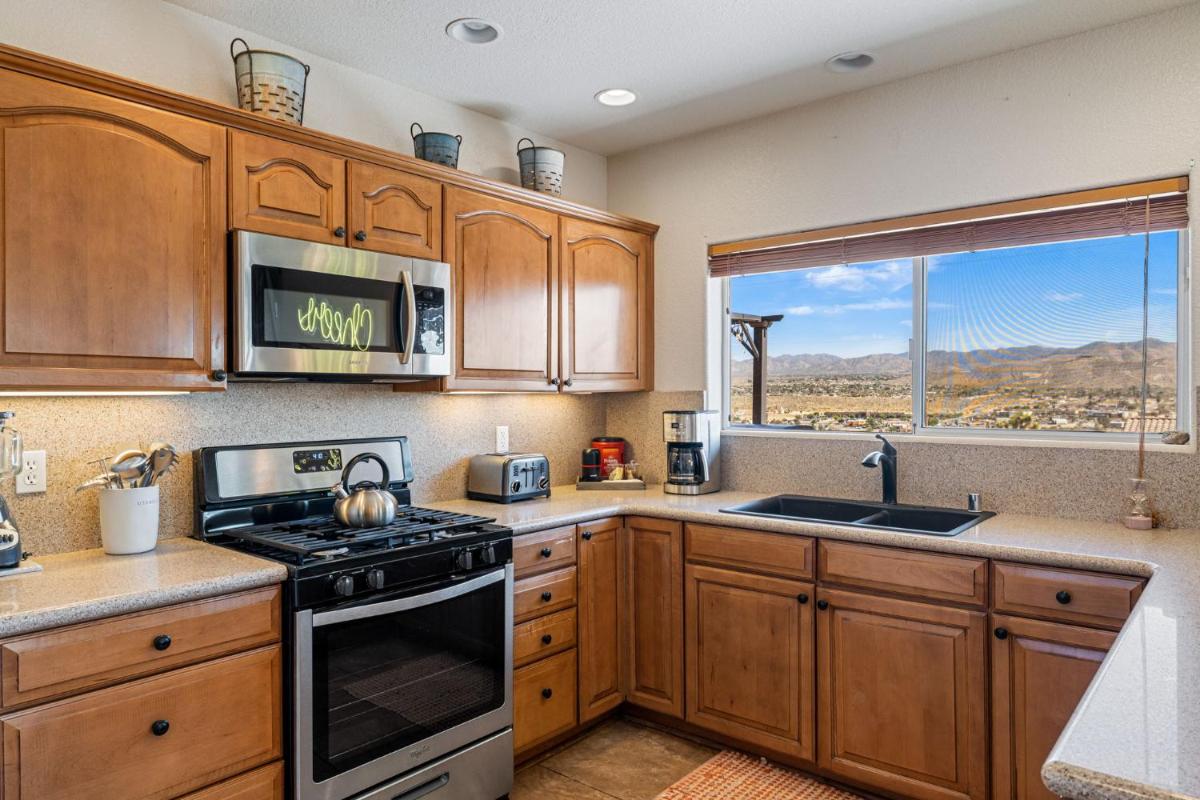 Western Desert View - Yucca Valley, CA - Housity