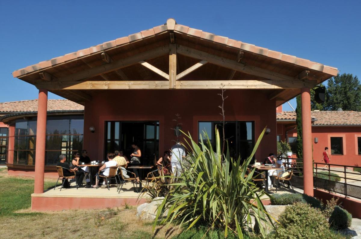 Restaurant ou autre lieu de restauration dans l'établissement Domaine d'Agrippa Valence