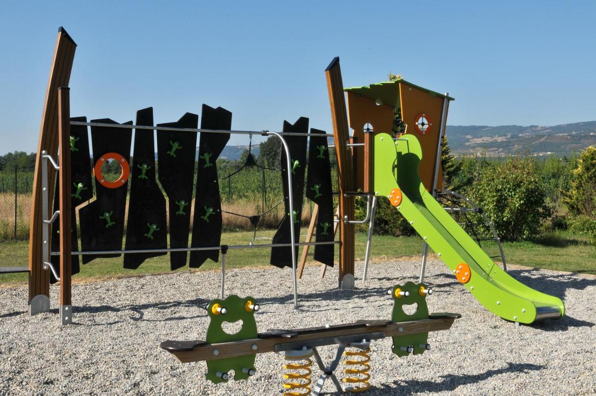 Aire de jeux pour enfants de l'établissement Domaine d'Agrippa Valence