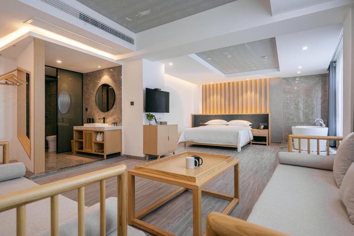 Rivulet Mountain Hotel - Zhangjiajie Forest Park Scenic Area - Housity