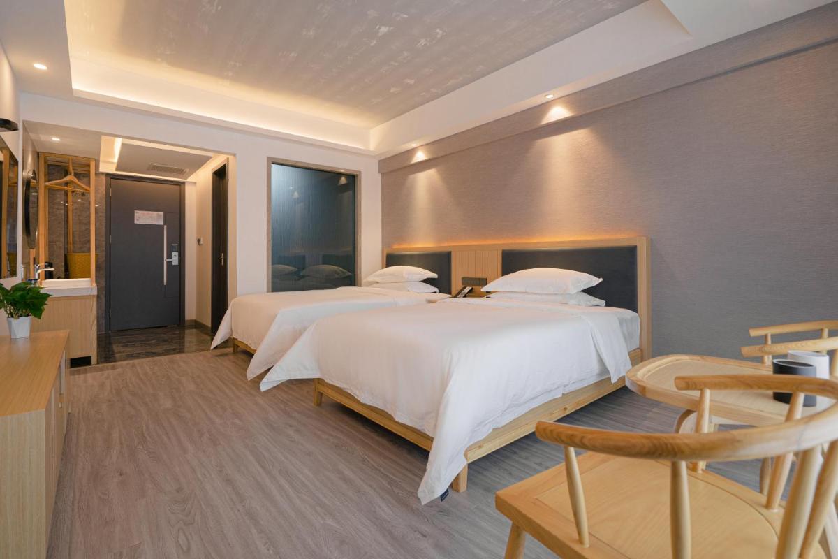 Rivulet Mountain Hotel - Zhangjiajie Forest Park Scenic Area - Housity