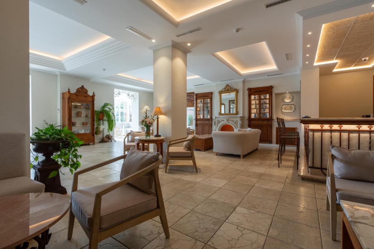 Zona de estar de PALASIET Wellness Clinic&Thalasso 4 SUP
