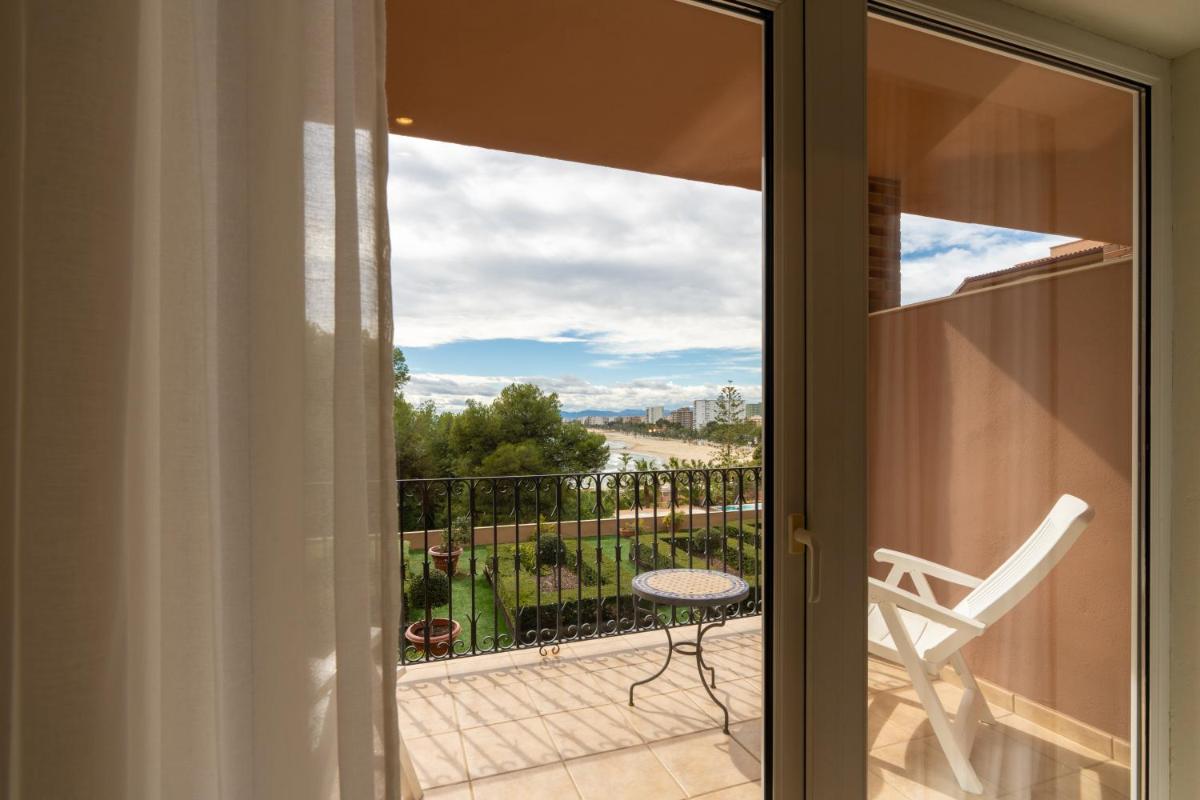 Un balcón o terraza de PALASIET Wellness Clinic&Thalasso 4 SUP