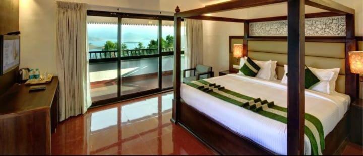 CONTOUR ISLAND RESORT & SPA by CITRINE - Housity