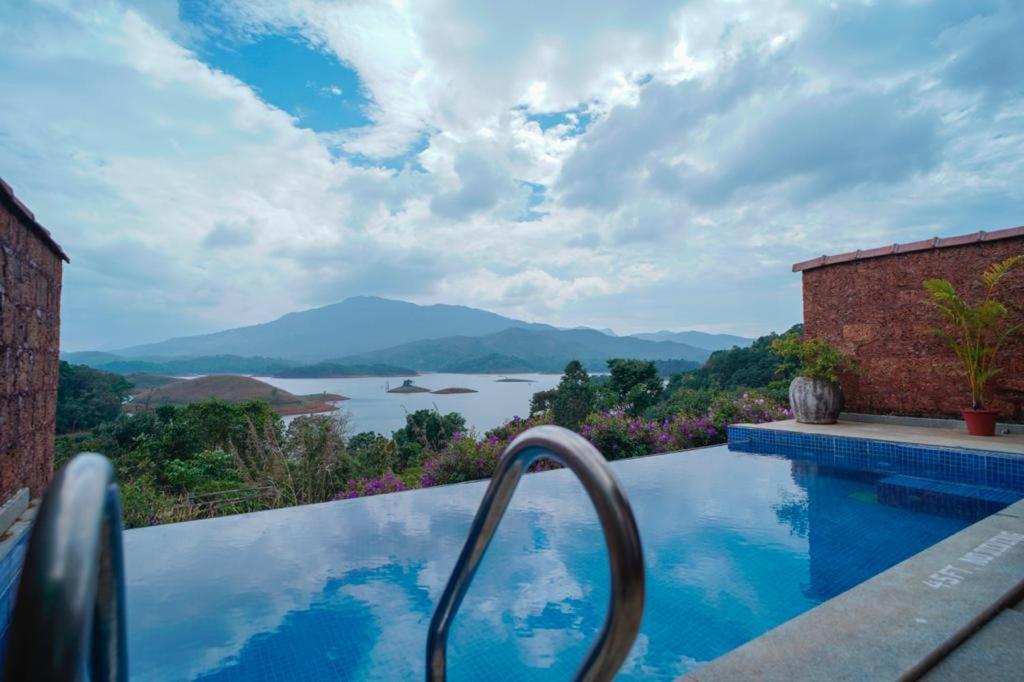 CONTOUR ISLAND RESORT & SPA by CITRINE - Housity
