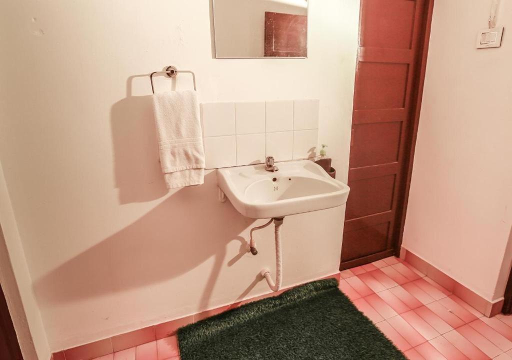 WONDERLUST - Housity