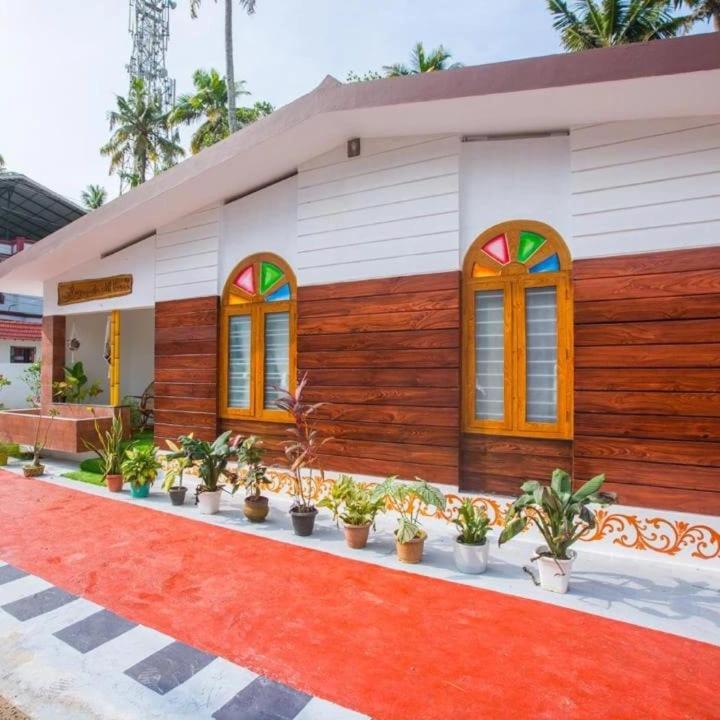WONDERLUST - Housity