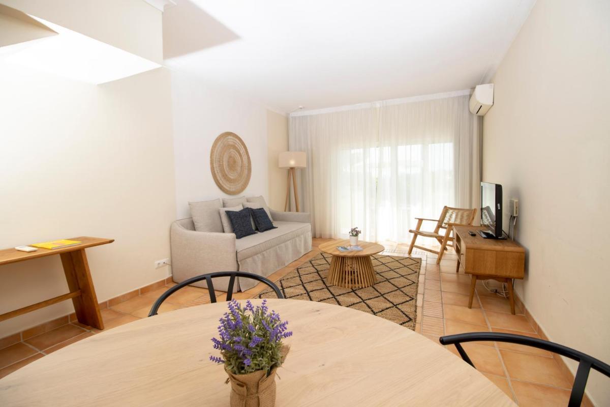 Uma televisão e/ou sistema de entretenimento em Pestana Palm Gardens