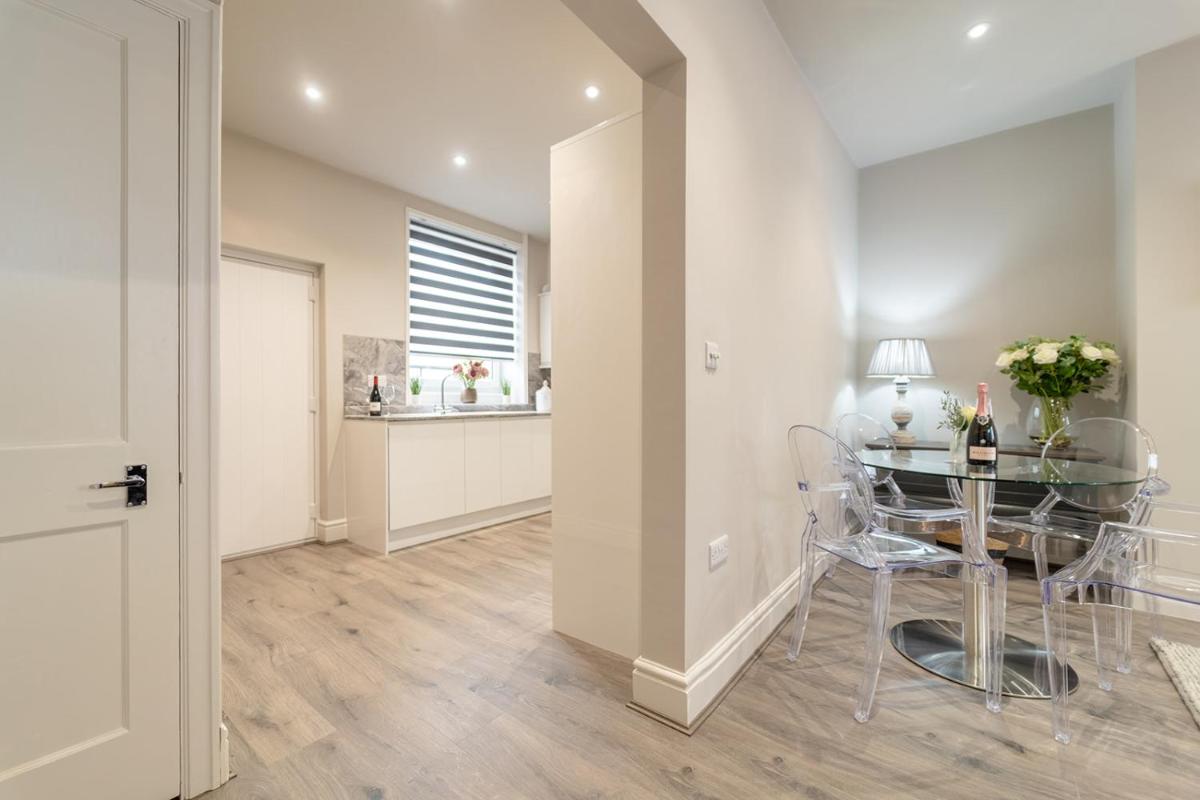 Queen's Cottage Barrowford - Housity